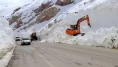 Kar 10 metreyi buldu! Ekipler Van-Hakkari yolunu açtı