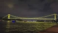 Fatih Sultan Mehmet Köprüsü sarıya büründü