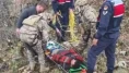 Artvin yaylasında nefes kesen kurtarma: Bacağı kırılan vatandaş için helikopter havalandı