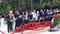 Haydar Aliyev, doğumunun 103. yılında mezarı başında anıldı