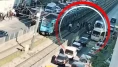 Gaziosmanpaşa’da dehşet anları! Tramvay yoluna giren motosikletli altında kaldı