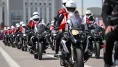 Motosikletli emniyet timlerinden nefes kesen gösteri! İki teker üzerinde Türk bayrağı açtılar