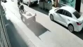 Sürücüsüz at arabası otomobile çarptı