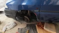 Tamir etmek istediği 1,5 tonluk otomobilin altında kaldı