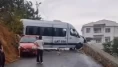 Sarıyer'de okul servisi duvara çarptı