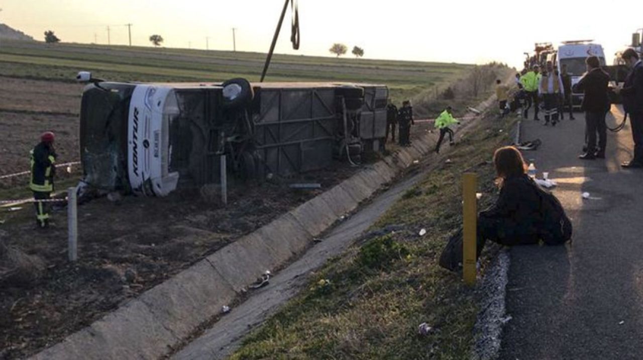 Denizli'de otobüs şarampole devrildi: Ölü ve yaralılar var!