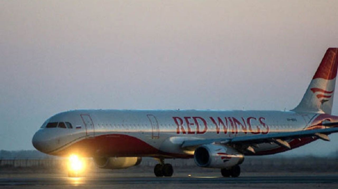 Rusya’da yolcu uçağı alev aldı! Çok sayıda ölü var