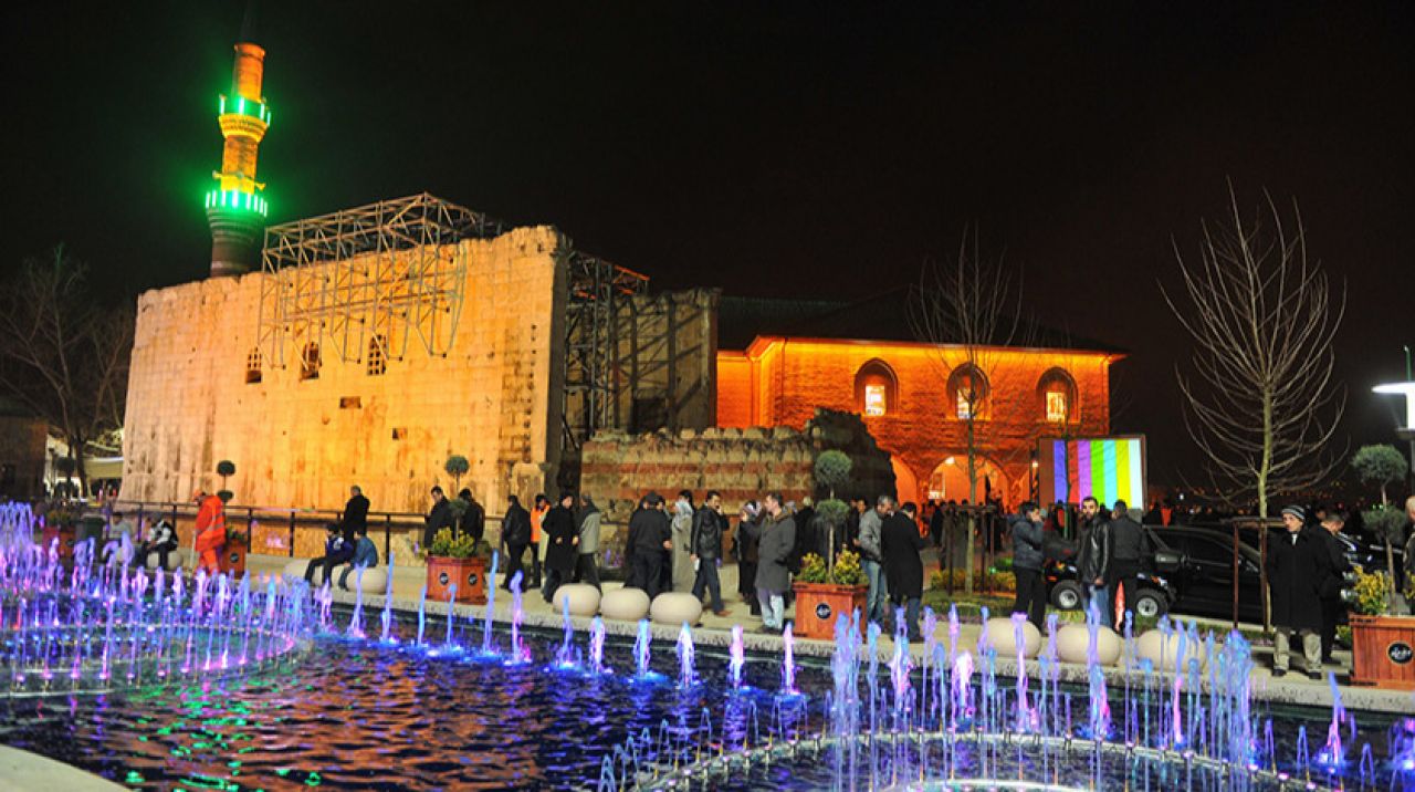 Başkentte ramazanın ilk teravih namazı kılındı