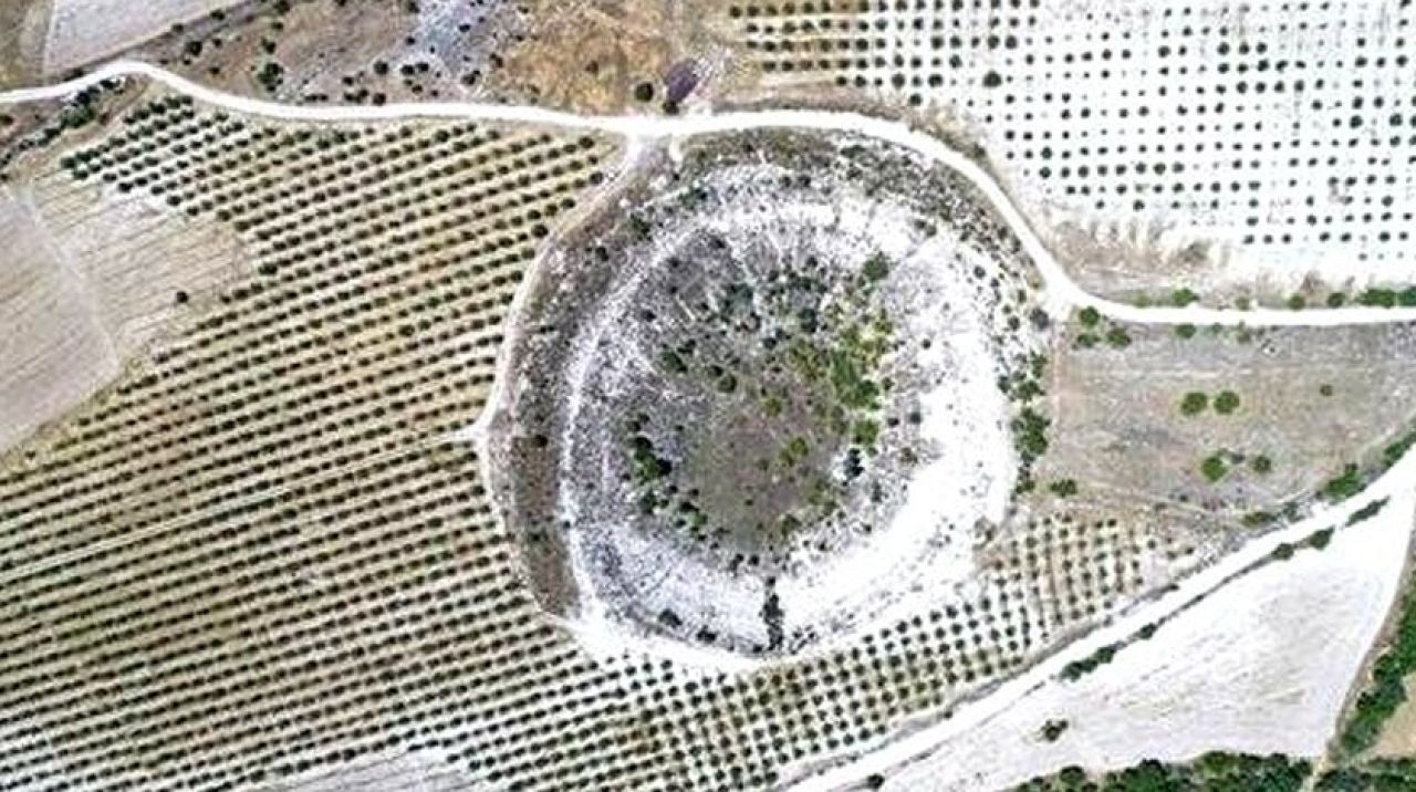 Gizem çözülüyor! Devasa çukur mercek altında