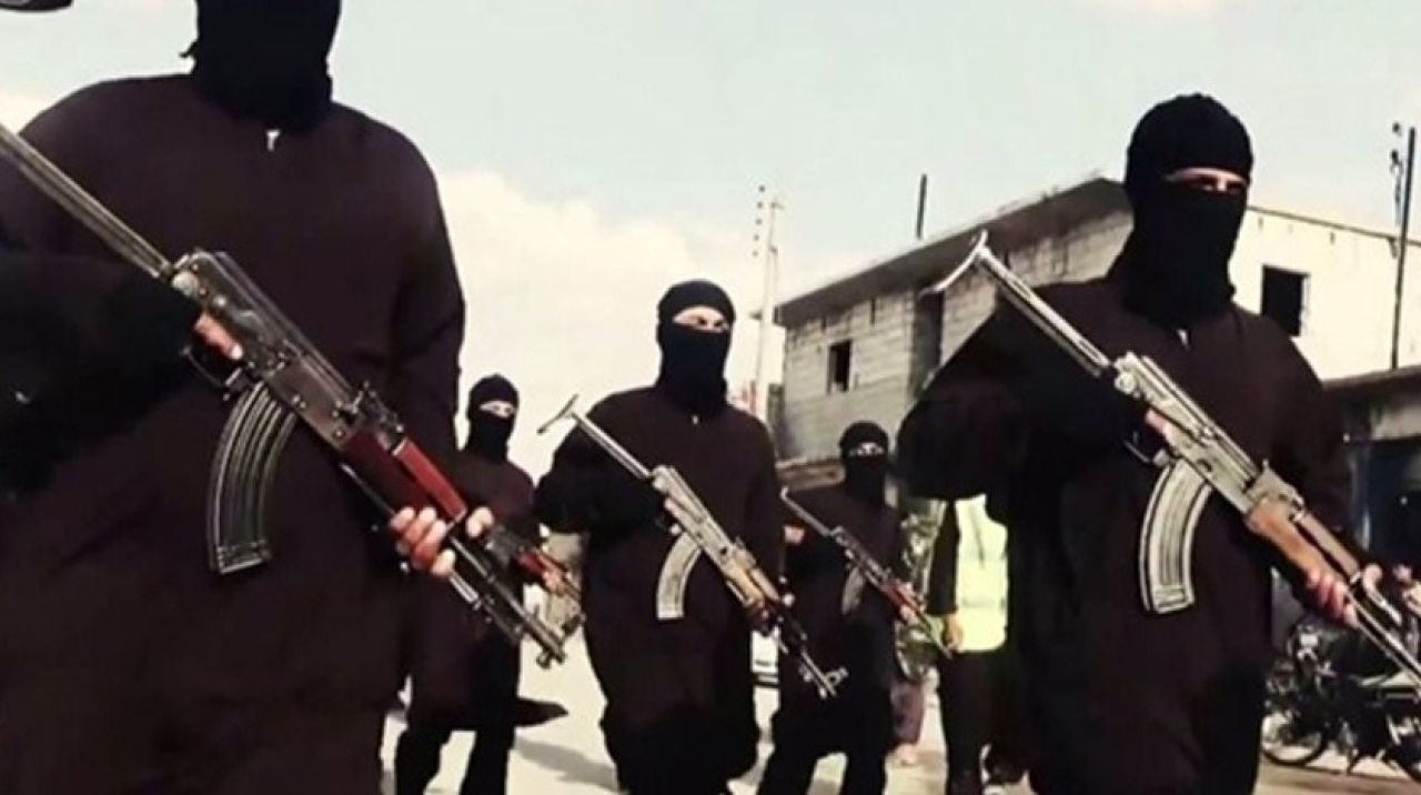 Türkiye sınırına binlerce terörist yığılıyor!