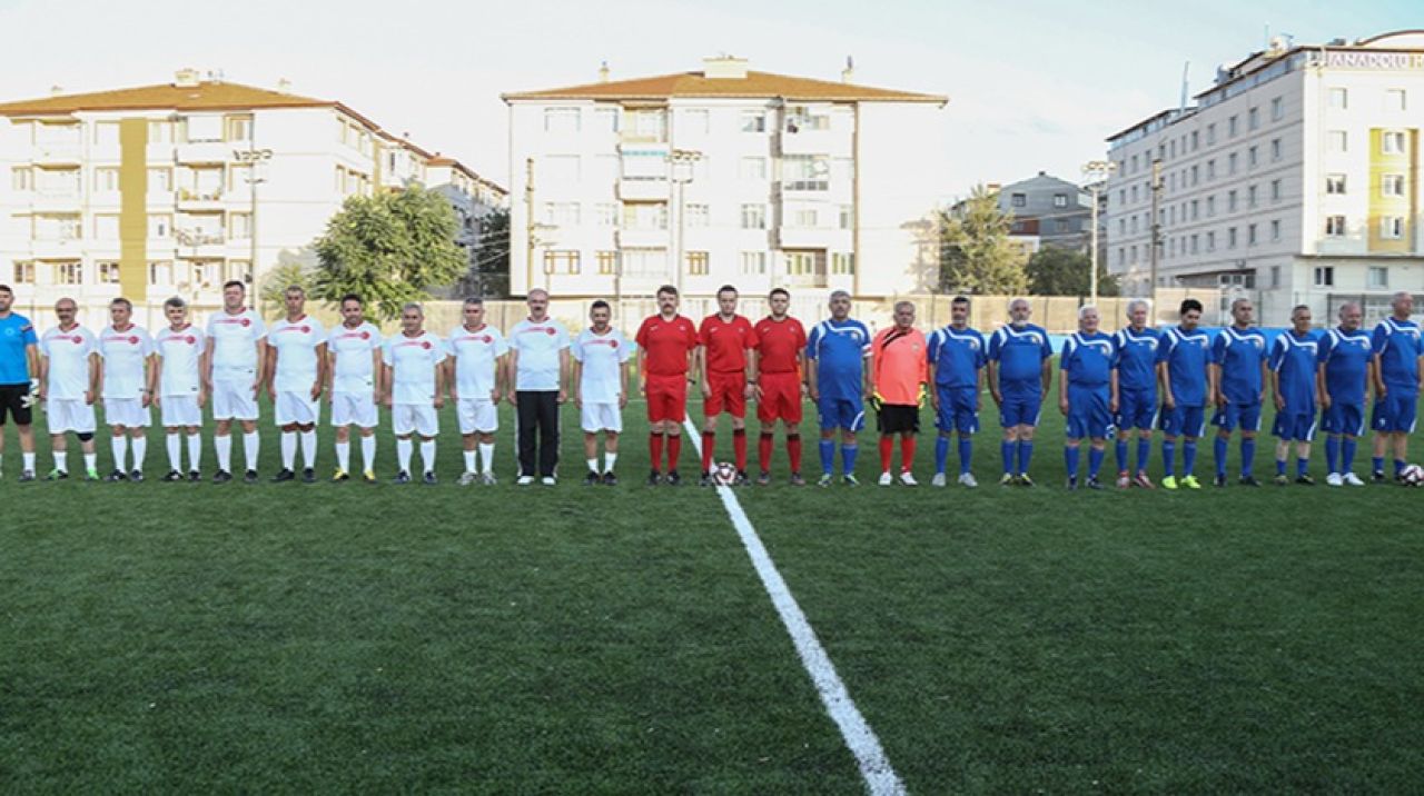 Zafer Kupası maçında dostluk kazandı