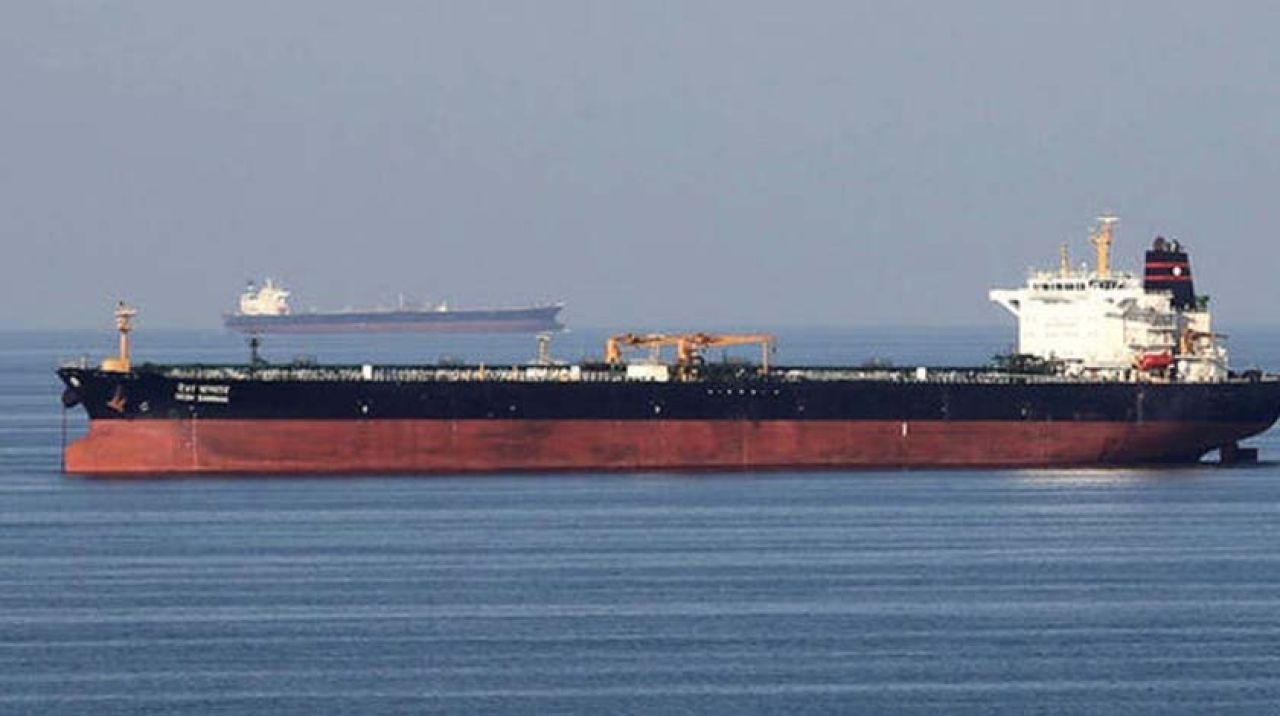 Tansiyon yükseliyor! İran bir tankere daha el koydu