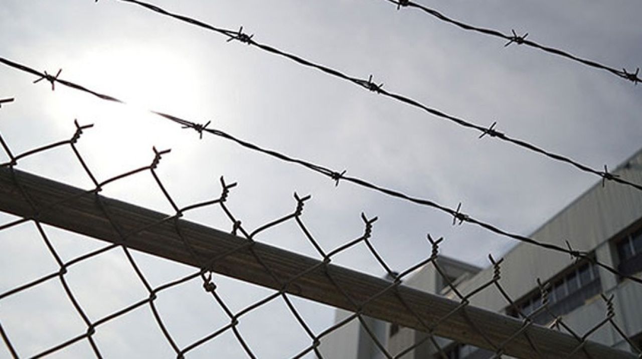 Hapishane karıştı! 16 ölü