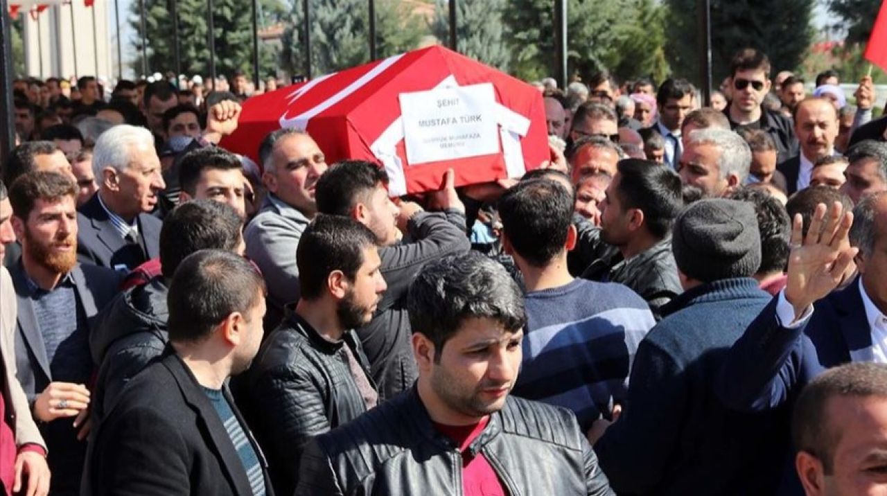 Ağrı'da şehit olan gümrük personeli son yolculuğuna uğurlandı