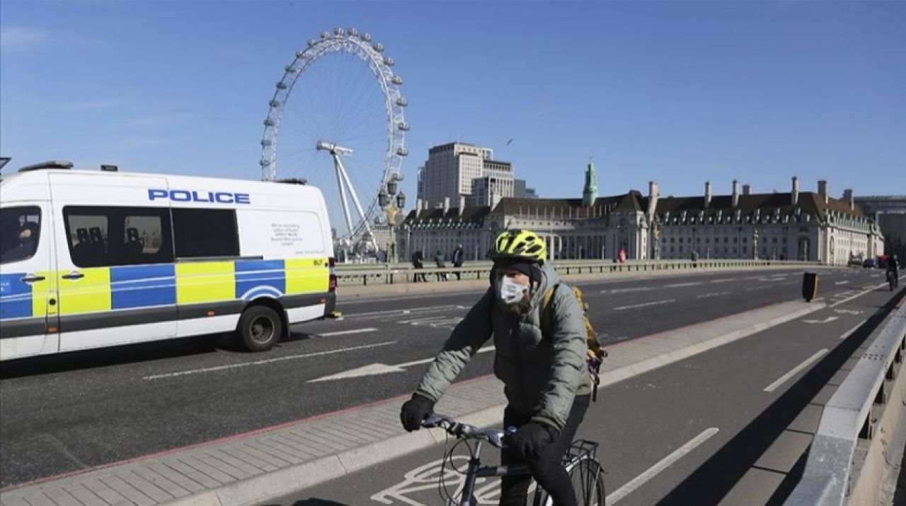 İngiltere'de sokağa çıkmaya sınırlama