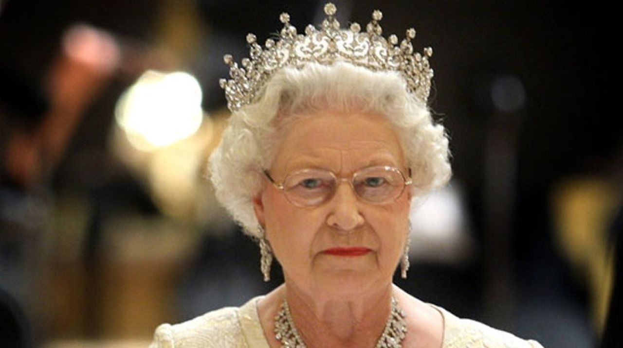 İngilizler: Kraliçe tehlikede