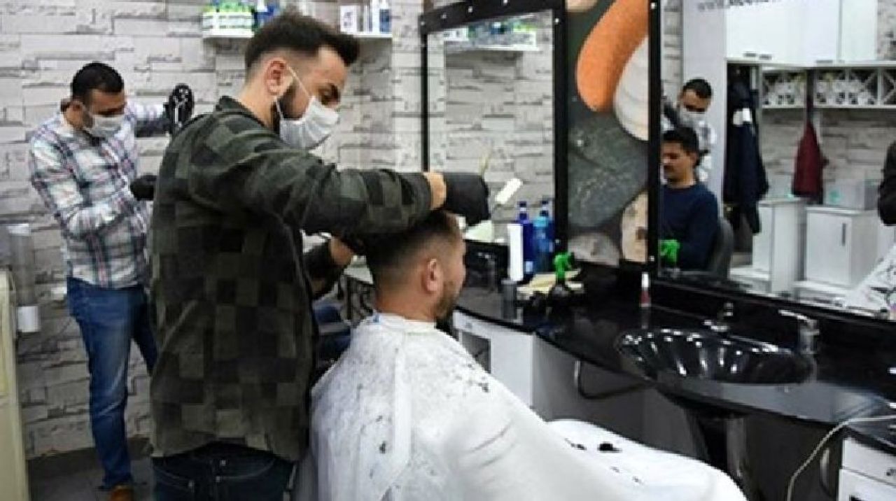 AVM ve berberlerin çalışma saatleri değişiyor