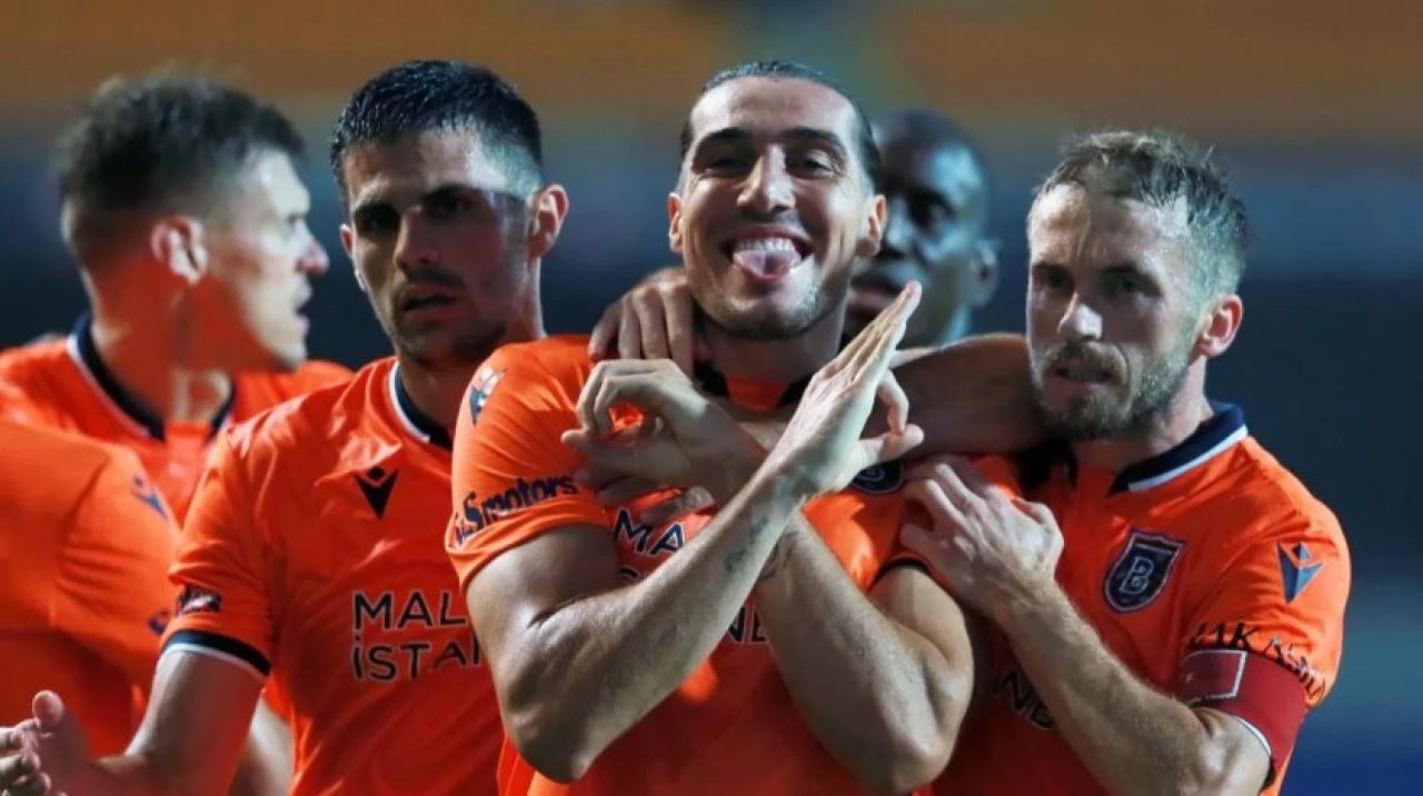 Başakşehir'den hatasız gece: Liderliğini sürdürdü