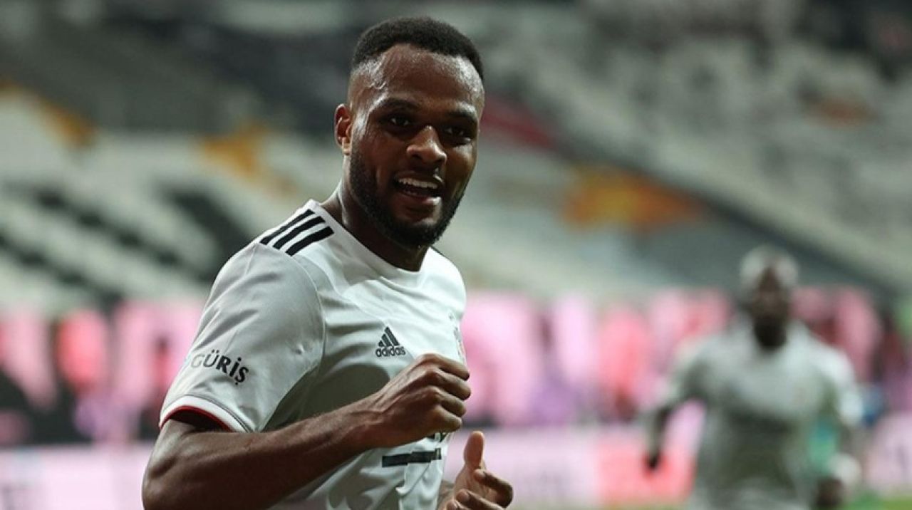 İki ezeli rakip Cyle Larin'e talip oldu