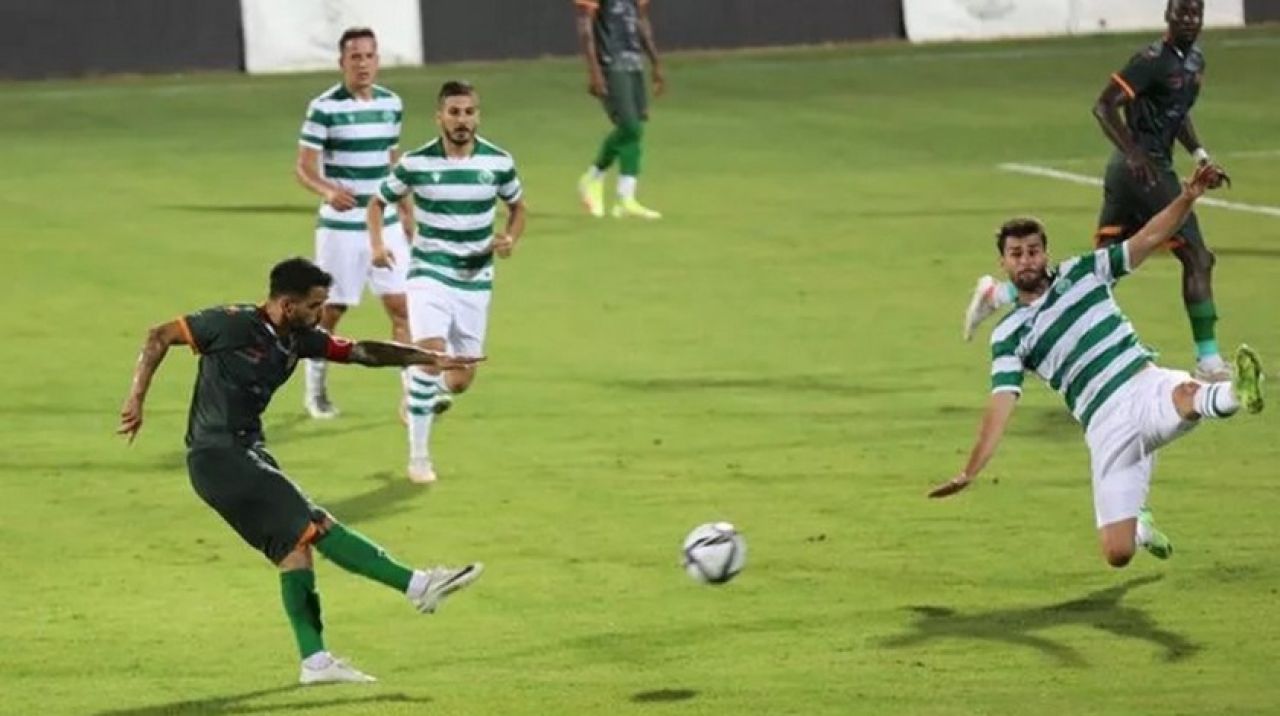 Alanyaspor ve Konyaspor, yanan ormanlar için sahaya çıktı