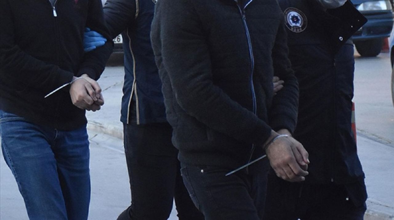 İstanbul'da terör propagandası yapan 3 kişiye gözaltı