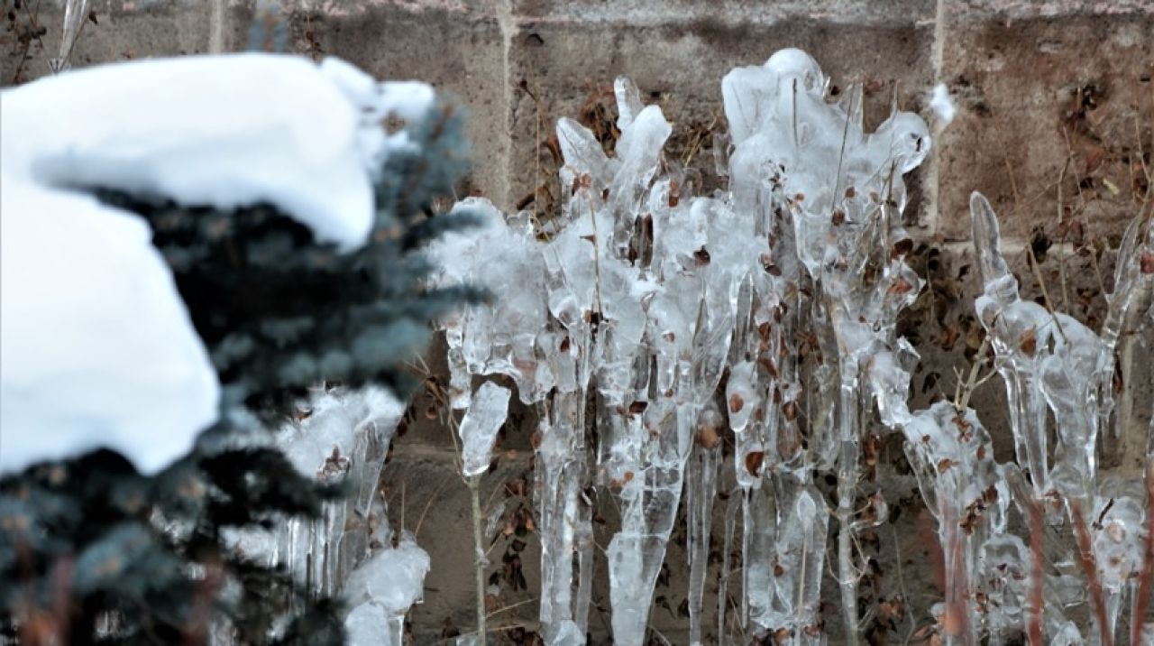 Ardahan'da sıcaklık sıfırın altında 1 dereceyi gösterdi