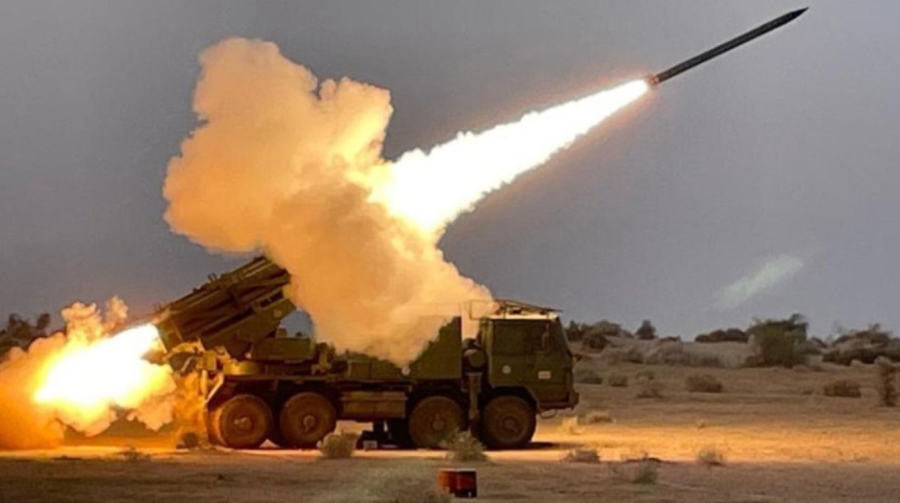 Hindistan'daki Pinaka'lar ateşlendi