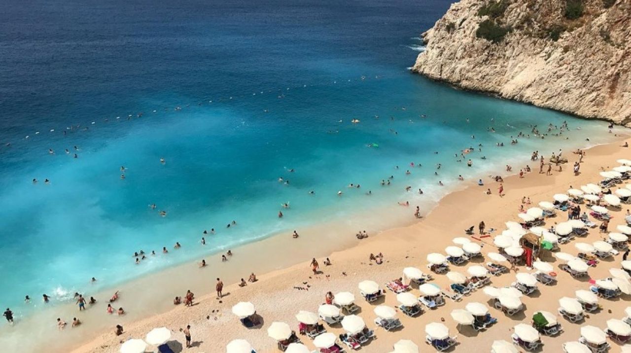 Antalya 2021 yılında 9 milyon 94 bin turist ağırladı