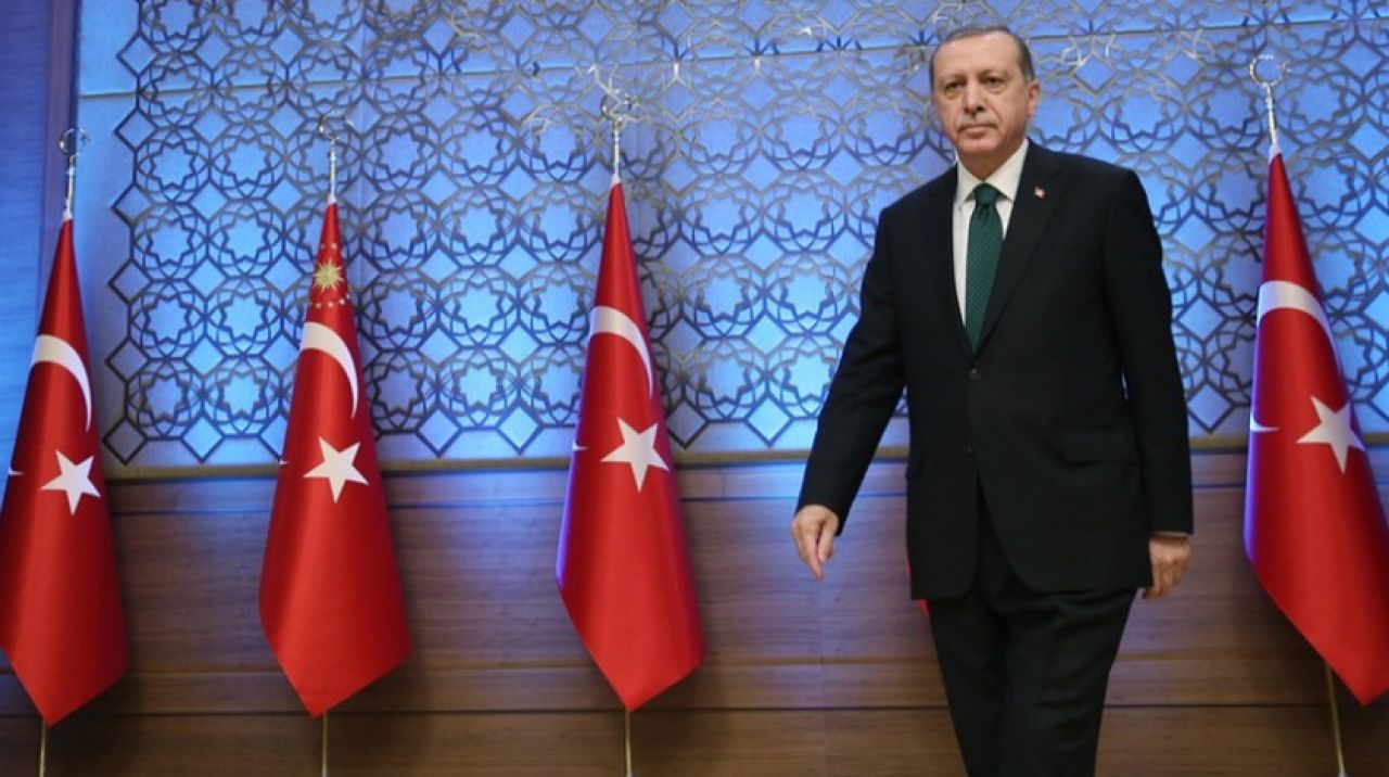 Cumhurbaşkanı Erdoğan'dan yeni yıl mesajı; Hizmet etmeyi 2022 yılında da sürdüreceğiz
