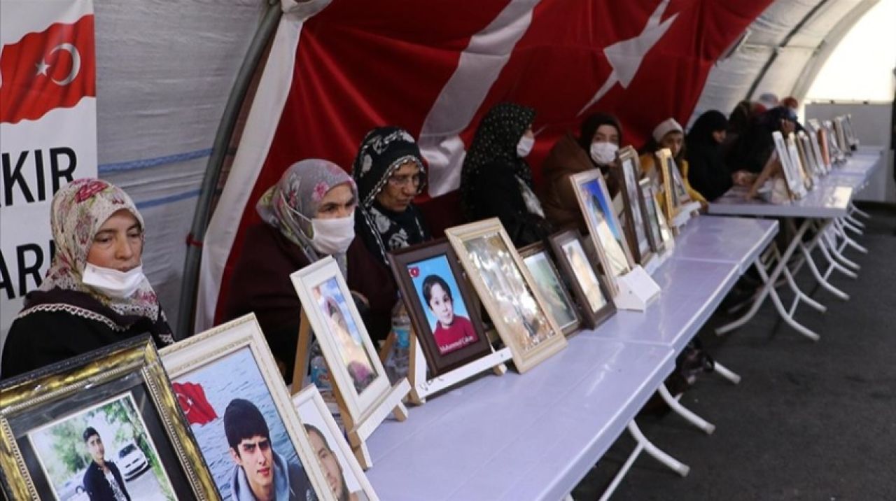 Diyarbakır anneleri yeni yılın ilk gününde de evlat nöbetinde