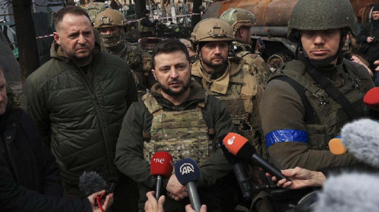 Zelenskiy Buça'da: Burada yaşananlar savaş suçu