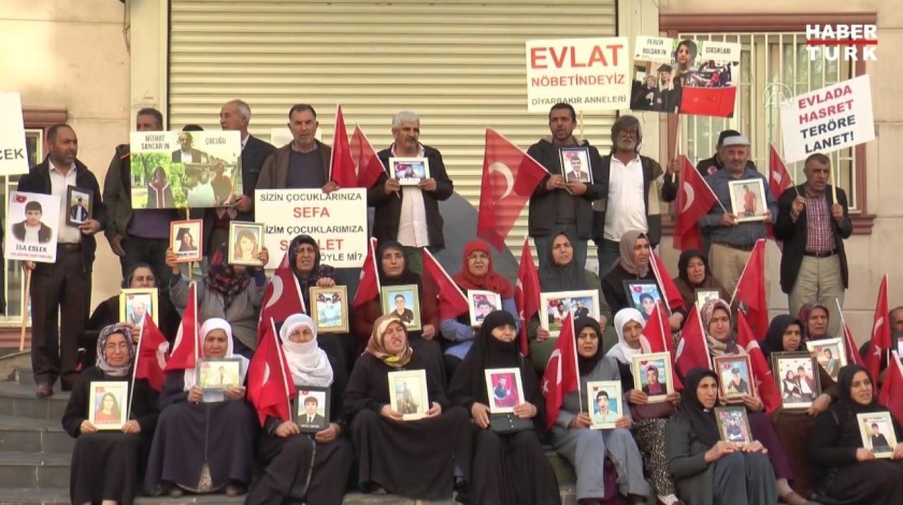 Diyarbakır Anneleri'nin oturma eylemine bir aile daha katıldı