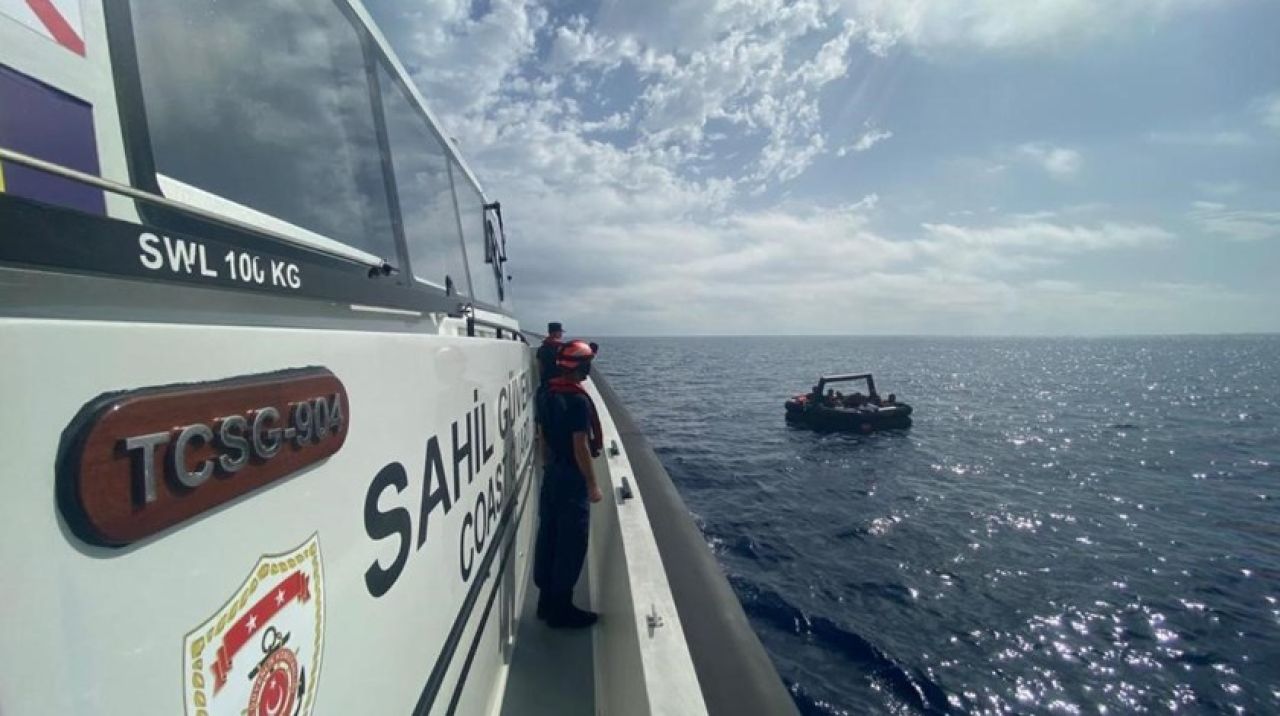 Yunanistan'ın ölüme terk ettiği 18 bin 387 düzensiz göçmen kurtarıldı