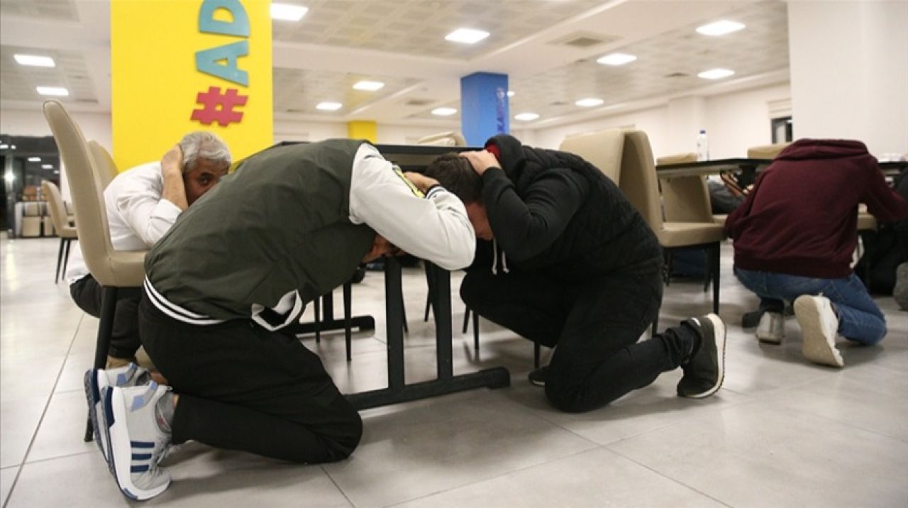 "Çök-kapan-tutun" tatbikatı nasıl yapılacak? AFAD Başkanı açıkladı...