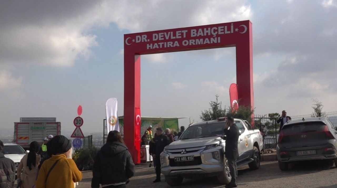 Elazığ’da Devlet Bahçeli Hatıra Ormanında fidanlar toprakla buluştu