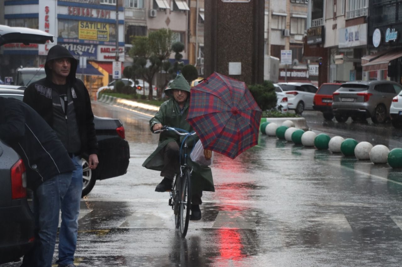 Kırklareli ve Edirne'de sağanak etkili oldu