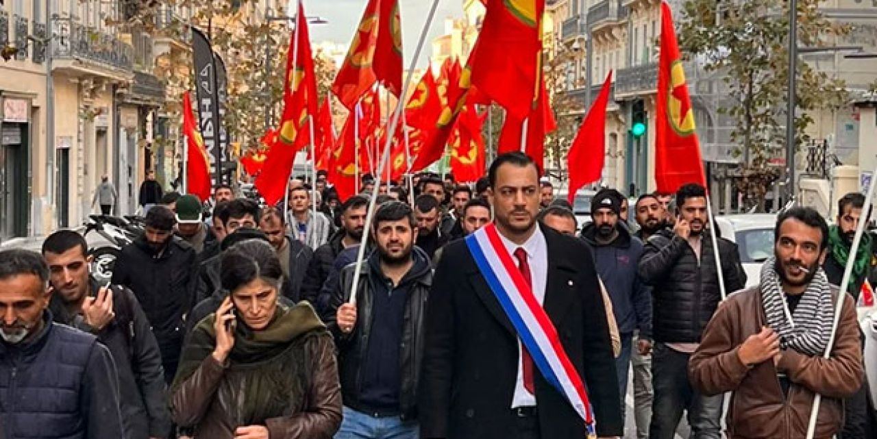 Fransa'da PKK'lılarla beraber o da sokağa indi! "Terör sevicilik genlerine işlemiş"