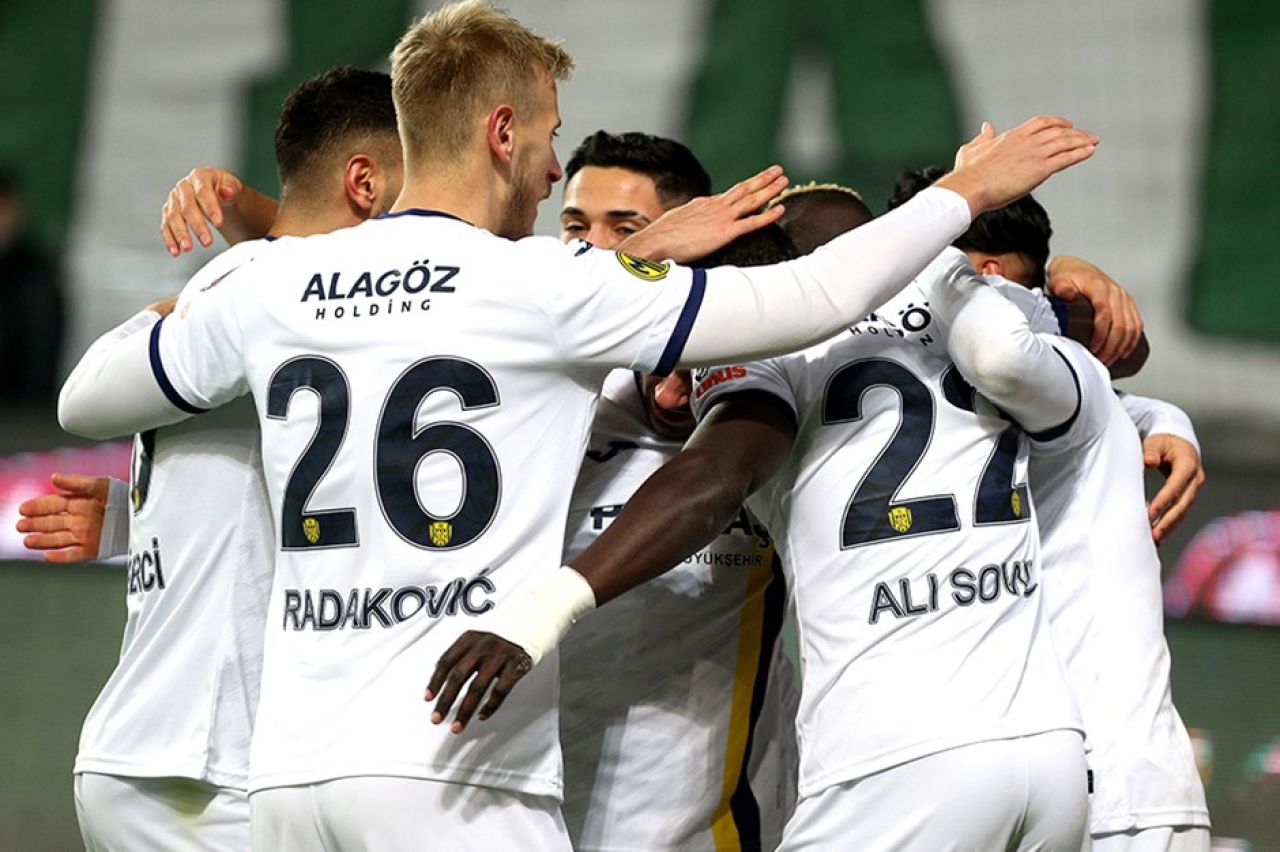 Ankaragücü’ne Konya’da tek gol yetti