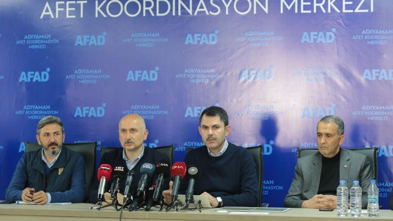 Bakan Karaismailoğlu: Geçici yaşam alanlarımızla vatandaşlarımızı bir nebze rahatlatmak istiyoruz