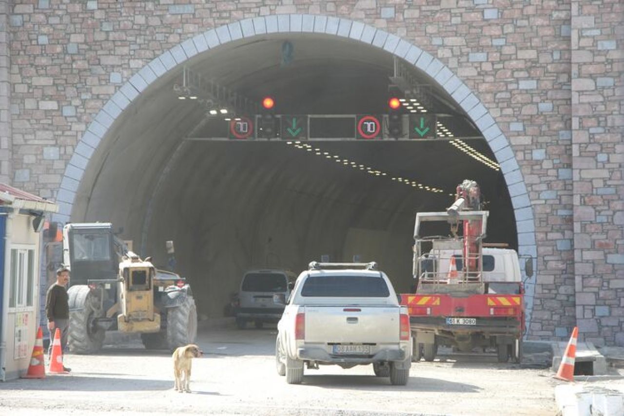 Zigana Tüneli nisanda açılıyor