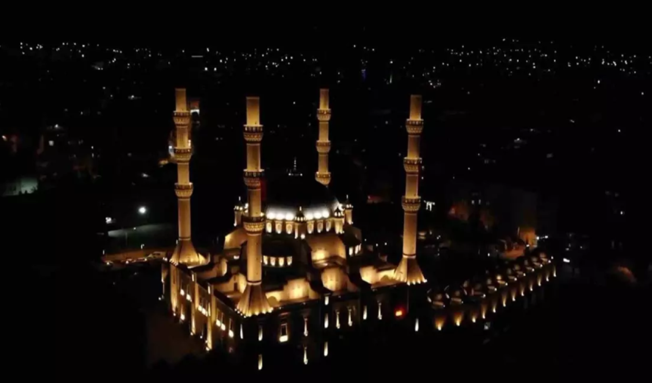 15 Temmuz şehitleri anısına 81 ilde sela okundu