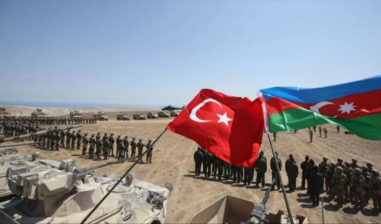 Azerbaycan-Ermenistan arasındaki gerginlikle ilgili çarpıcı ''Türkiye'' yorumu