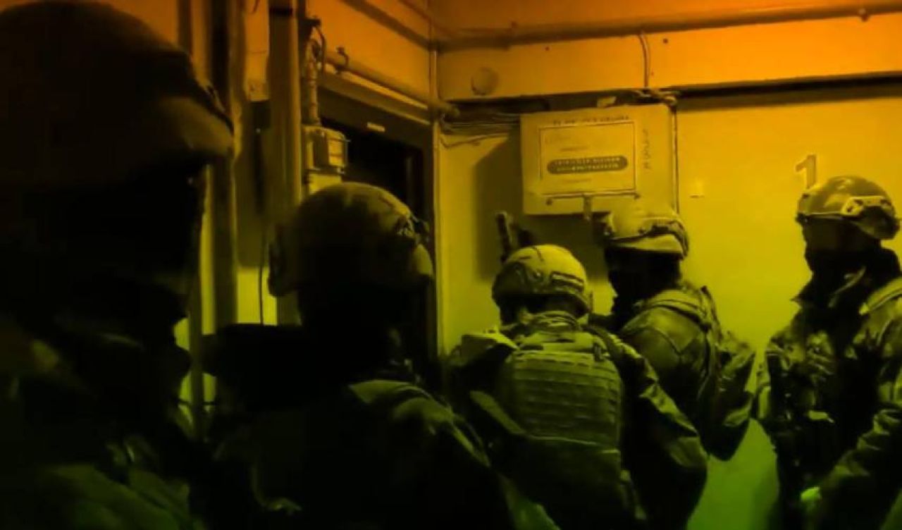 Silahlı suç örgütüne operasyon: 29 gözaltı