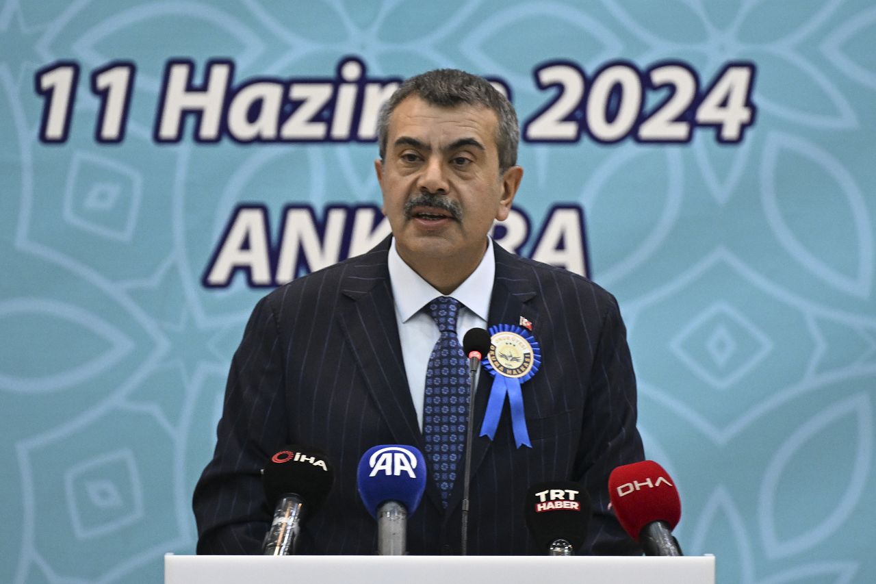 Bakan Tekin, "Oku-Yorum, Yazı-Yorum Projesi Kutadgu Bilig Okumaları Türkiye Paneli"ne katıldı