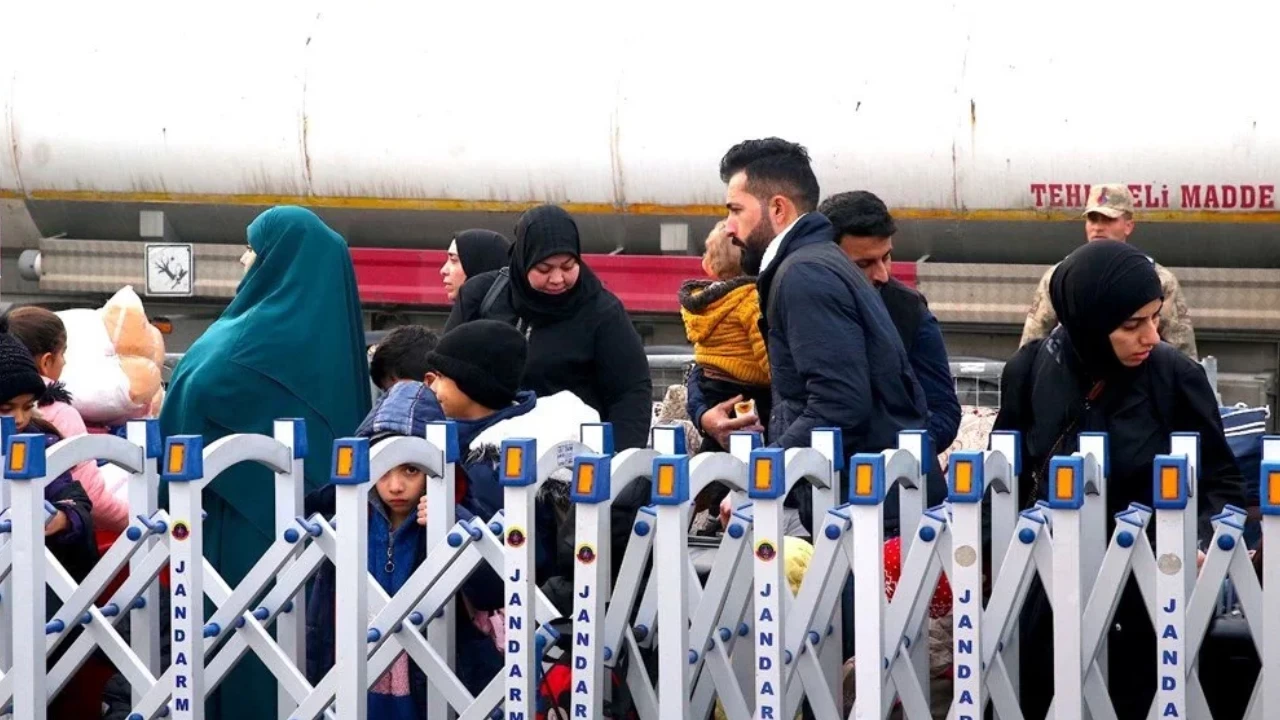 Suriyelilerin dönüşü için iki aşamalı plan