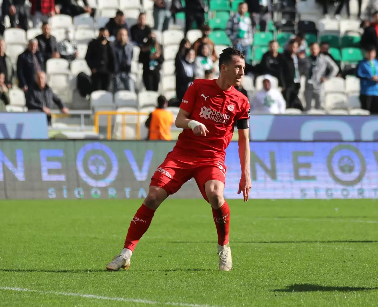 Sivasspor'dan Hakan Arslan hakkında açıklama:"Bundan sonraki futbol hayatında kendisine başarılar dileriz"