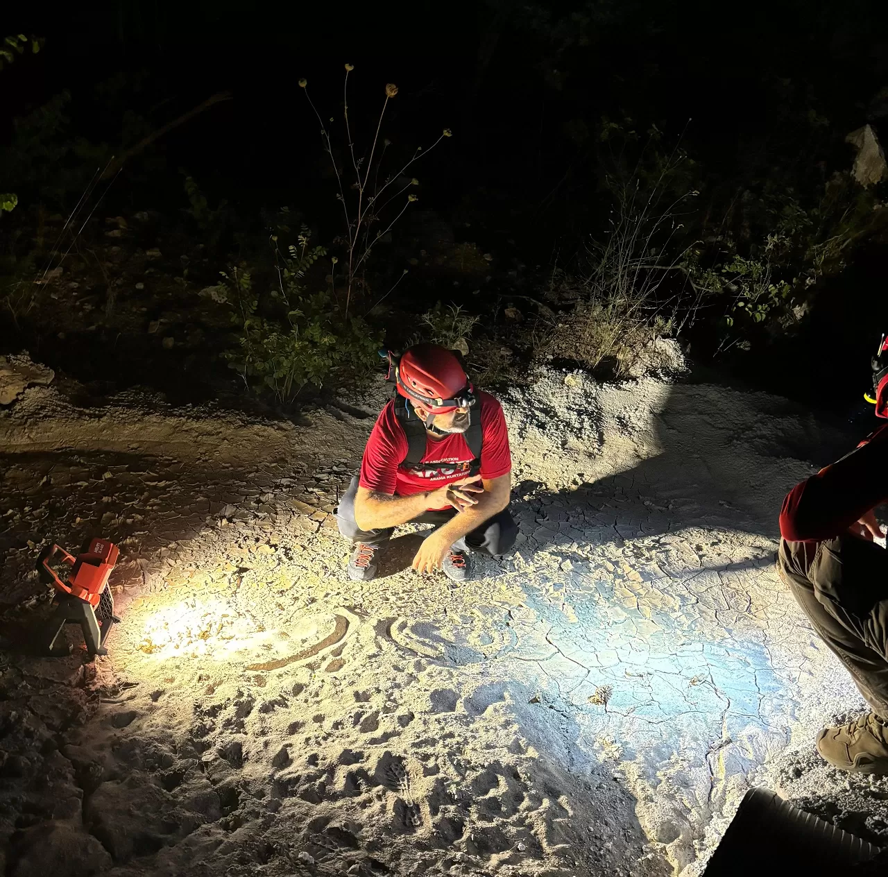 Kayıp madenciden 12 saat sonra haber geldi