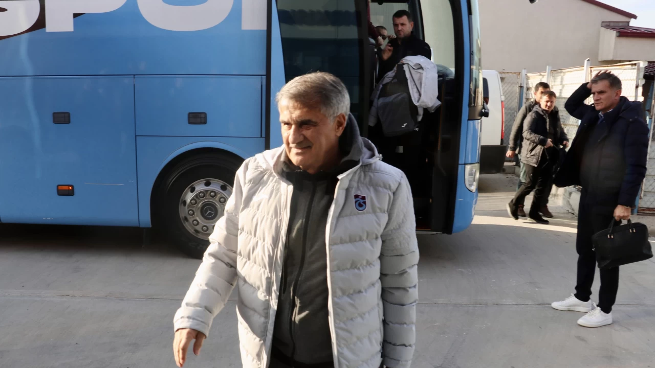 Trabzonspor kafilesi Kayseriye gitti: Trabzonspor'un yeni golcüsü kadroda