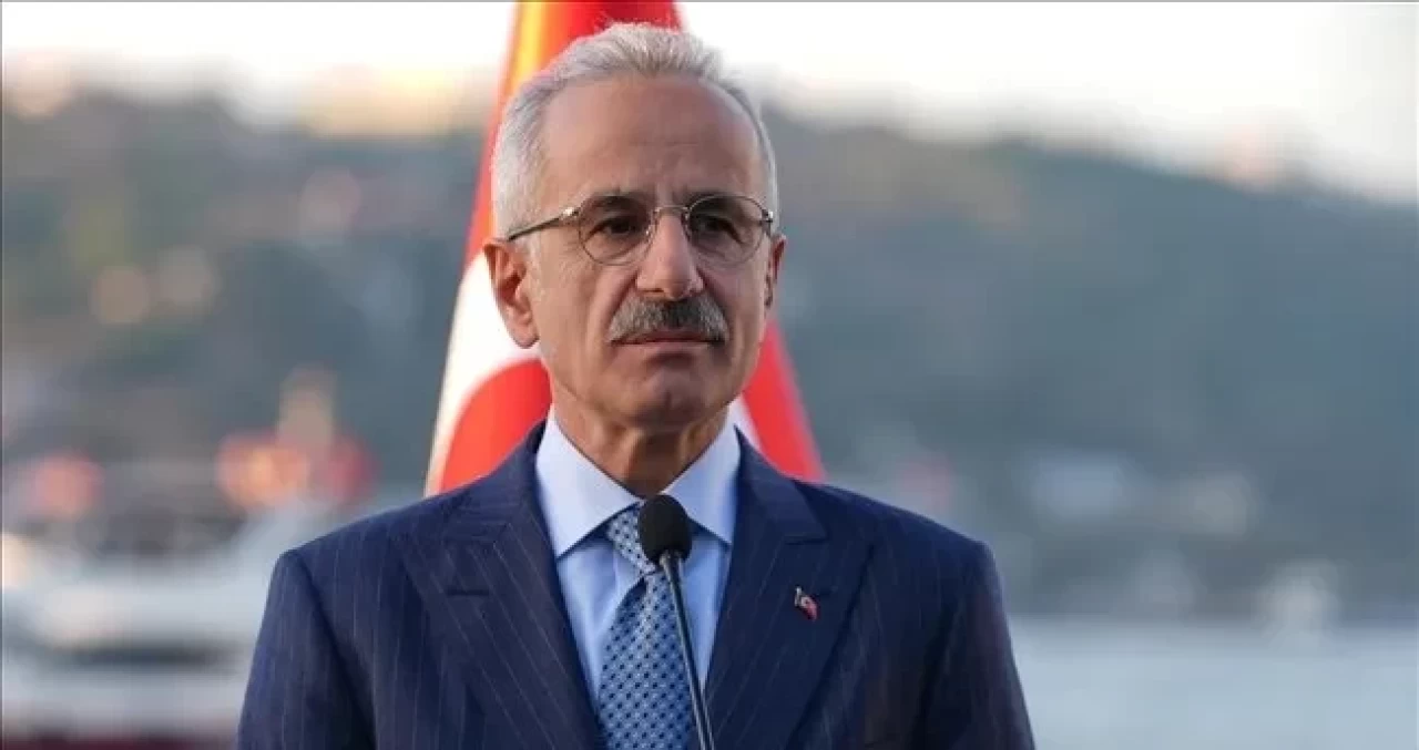 Bakan Uraloğlu tarihi Uzun Köprü'de süren restorasyon çalışmalarını inceledi