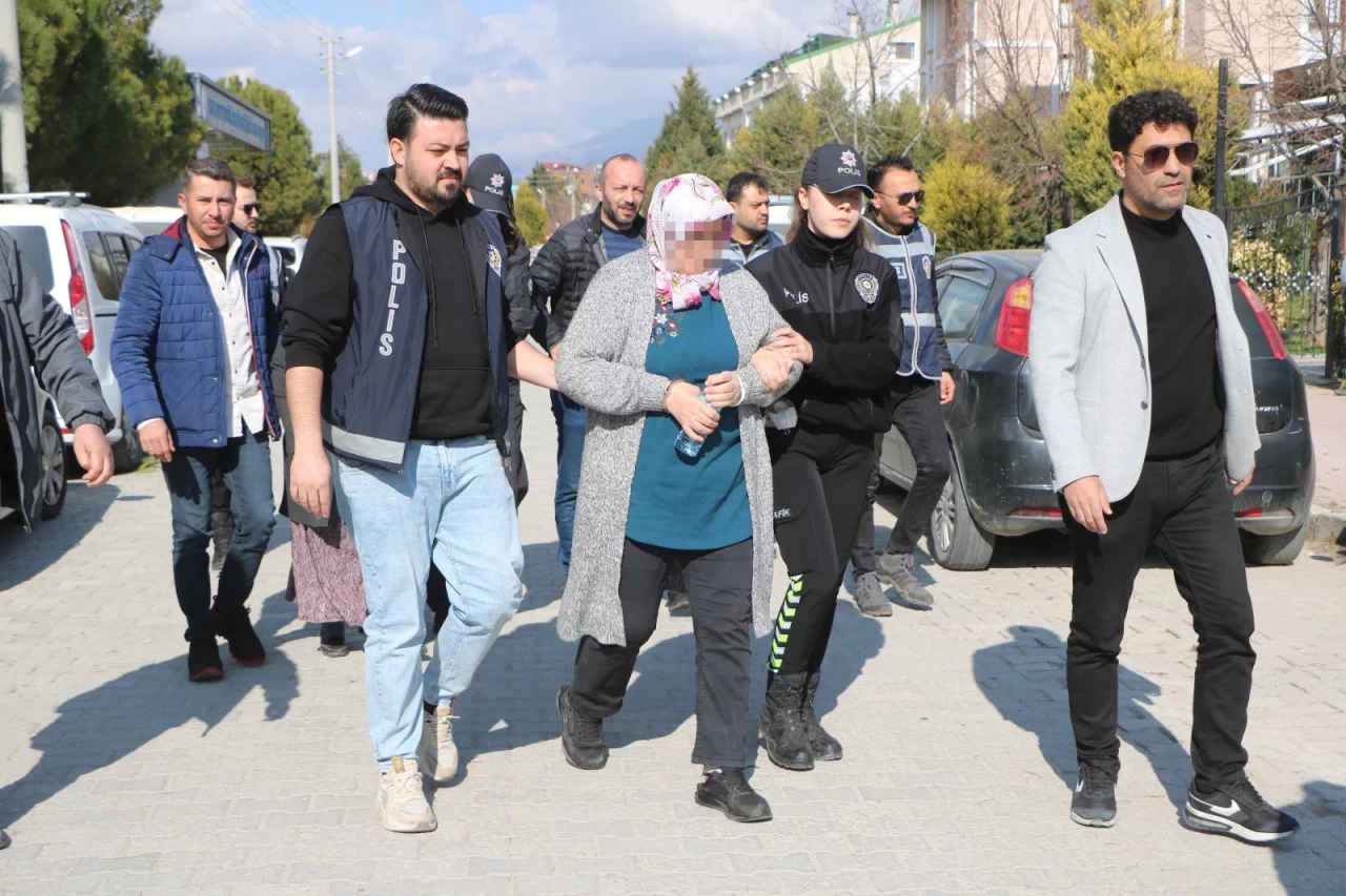 Denizli'de bir kadın 3 bilezik yüzünden öldürüldü